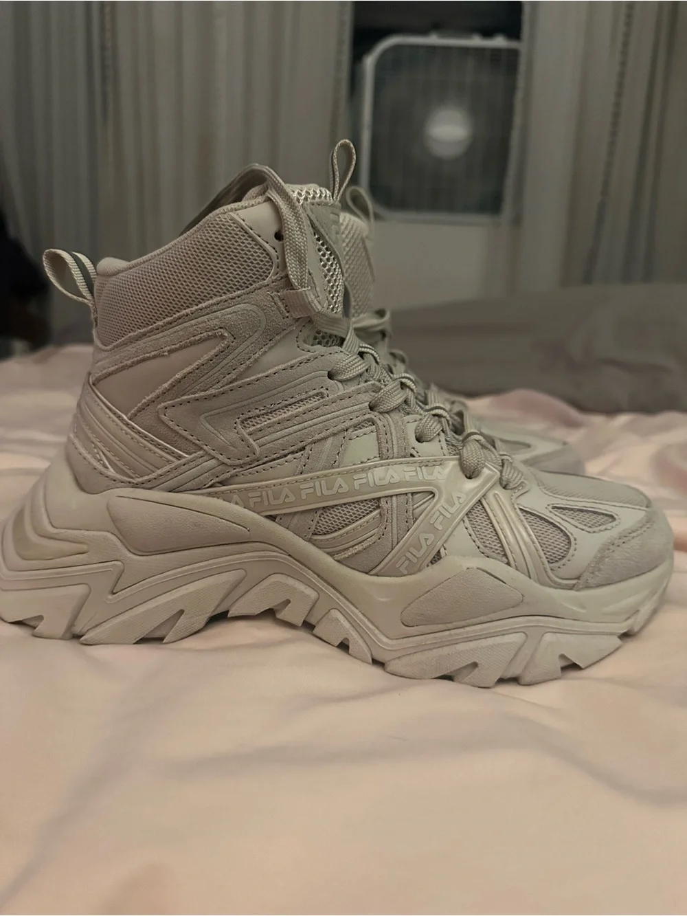 FILA | Electrove 2 High-Top Sneakers in Cream and Light Gray